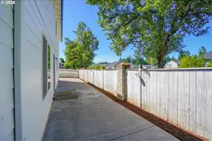 1122 NW 148th Cir, Vancouver, WA 98685 - Photo 39