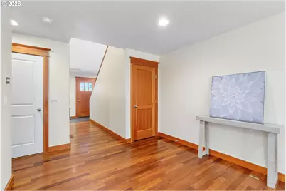 214 N 18th St, Hood River, OR 97031 - Photo 5