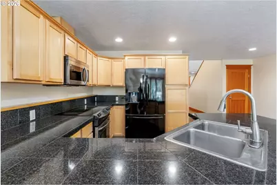 214 N 18th St, Hood River, OR 97031 - Photo 9