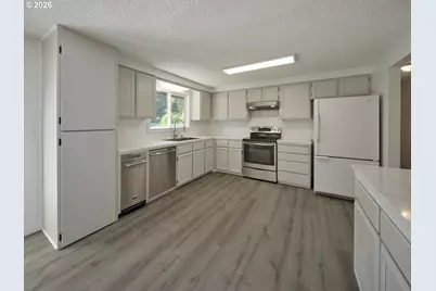 209 Sunset Dr, Longview, WA 98632 - Photo 9
