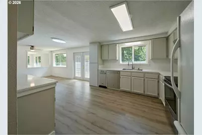 209 Sunset Dr, Longview, WA 98632 - Photo 3