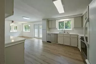 209 Sunset Dr, Longview, WA 98632 - Photo 3