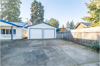 2573 Kalmia St, Sweet Home, OR 97386 - Photo 3