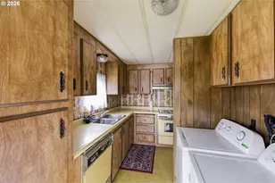 2080 Harbor Dr, Springfield, OR 97477 - Photo 17