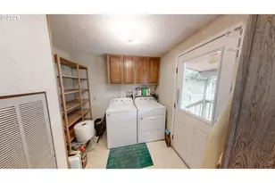 17360 Mountain Dr, Brookings, OR 97415 - Photo 21