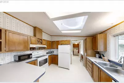 17360 Mountain Dr, Brookings, OR 97415 - Photo 13