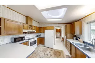 17360 Mountain Dr, Brookings, OR 97415 - Photo 13
