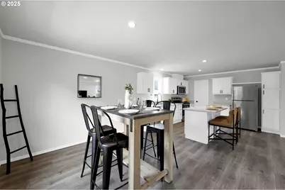 48113 Commercial St, Oakridge, OR 97463 - Photo 11