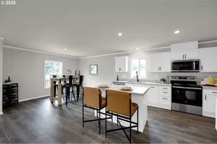 48113 Commercial St, Oakridge, OR 97463 - Photo 9