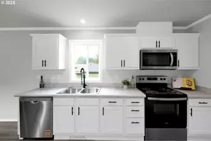 48113 Commercial St, Oakridge, OR 97463 - Photo 15