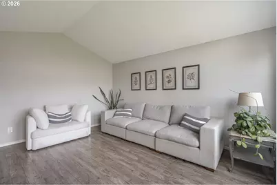 849 E 9th Ct, Lafayette, OR 97127 - Photo 11