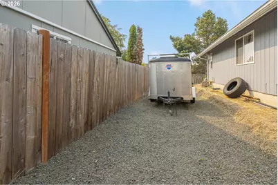 849 E 9th Ct, Lafayette, OR 97127 - Photo 37