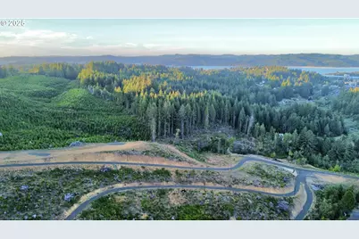 000 Fawn Ln #1203, Coos Bay, OR 97420 - Photo 11