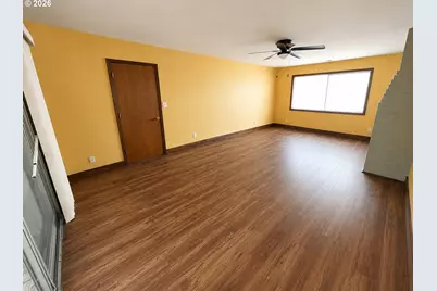 10 SW Peach Ln, Winston, OR 97496 - Photo 5