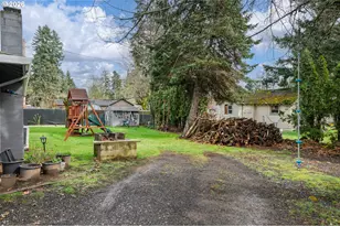 2022 SE 143rd Ave, Portland, OR 97233 - Photo 35