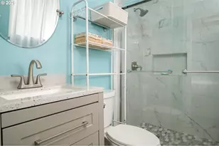 2022 SE 143rd Ave, Portland, OR 97233 - Photo 21