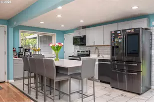 2022 SE 143rd Ave, Portland, OR 97233 - Photo 5