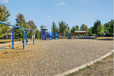 19135 Village Blvd, Sandy, OR 97055 - Photo 41