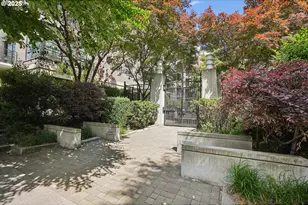 1030 NW Johnson St, Portland, OR 97209 - Photo 35