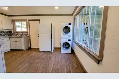1445 W 11th Ave, Eugene, OR 97402 - Photo 21