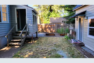 1445 W 11th Ave, Eugene, OR 97402 - Photo 15