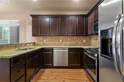 9622 SW Everett Ter, Tigard, OR 97223 - Photo 7