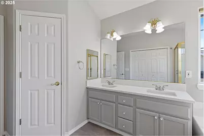 975 NE Ayrshire Dr, Hillsboro, OR 97124 - Photo 33