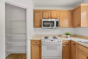 3355 SE 30th St, Gresham, OR 97080 - Photo 9