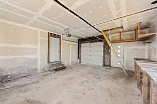 584 Exchange St, North Bend, OR 97459 - Photo 47