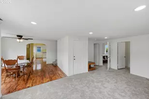 584 Exchange St, North Bend, OR 97459 - Photo 19