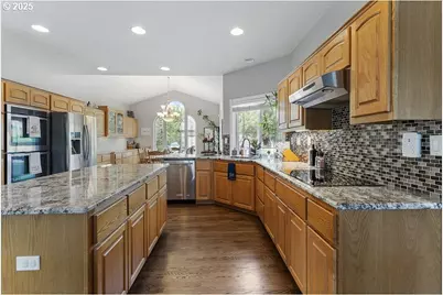 17121 SE Bearspaw St, Portland, OR 97236 - Photo 13