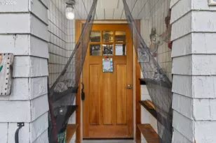 830 E 10th St, Coquille, OR 97423 - Photo 11