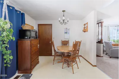 925 SE Viewmont Ave, Corvallis, OR 97333 - Photo 15