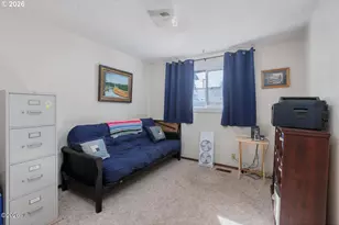 925 SE Viewmont Ave, Corvallis, OR 97333 - Photo 23