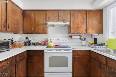 925 SE Viewmont Ave, Corvallis, OR 97333 - Photo 13