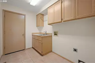 812 Marilyn Ct, Springfield, OR 97477 - Photo 37
