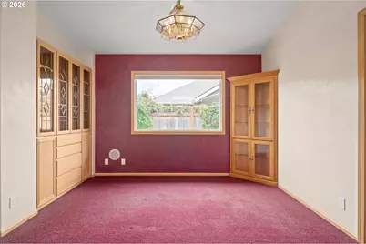 812 Marilyn Ct, Springfield, OR 97477 - Photo 17
