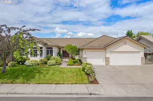 812 Marilyn Ct, Springfield, OR 97477 - Photo 1