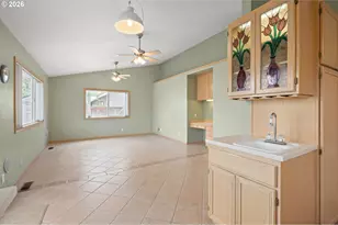 812 Marilyn Ct, Springfield, OR 97477 - Photo 11