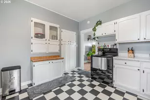 1914 N Pacific Ave, Kelso, WA 98626 - Photo 9