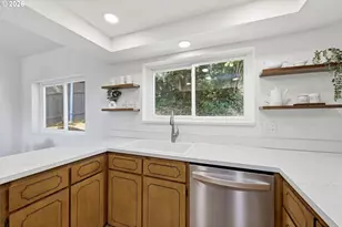 971 Prescott Ln, Springfield, OR 97477 - Photo 15