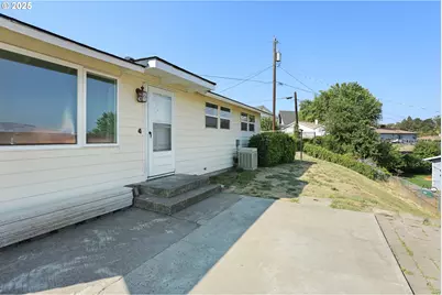 1705 Nevada St, The Dalles, OR 97058 - Photo 3