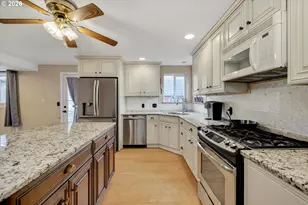 682 SE 70th Ct, Hillsboro, OR 97123 - Photo 29