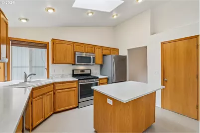6886 SE Reedville Creek Dr, Hillsboro, OR 97123 - Photo 5