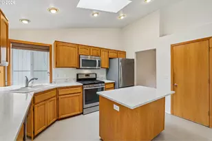 6886 SE Reedville Creek Dr, Hillsboro, OR 97123 - Photo 7
