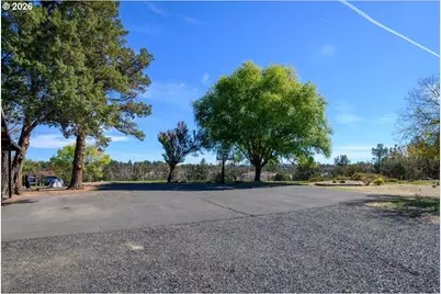 2097 NW Helmholtz Way, Redmond, OR 97756 - Photo 35