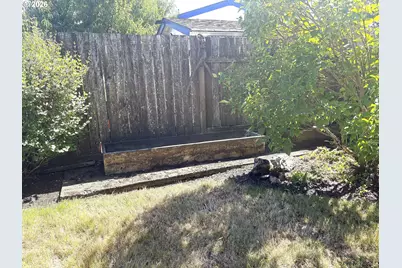 1642 SE Cortland Ave, Dallas, OR 97338 - Photo 5