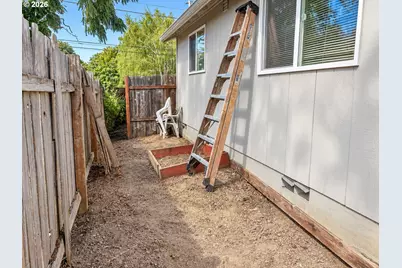 1642 SE Cortland Ave, Dallas, OR 97338 - Photo 21