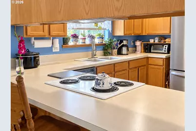 1642 SE Cortland Ave, Dallas, OR 97338 - Photo 5