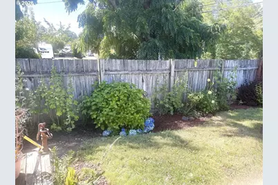 1642 SE Cortland Ave, Dallas, OR 97338 - Photo 27